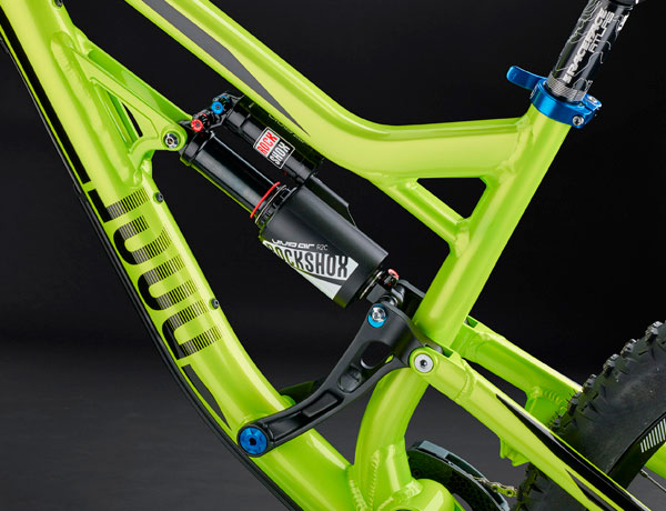 Air shock with steel spring performance: Rock Shox Vivid Air R2C, travel can be adjusted from 180 to 190 mm in a few steps Air shock with steel spring performance: Rock Shox Vivid Air R2C, travel can be adjusted from 180 to 190 mm in a few steps