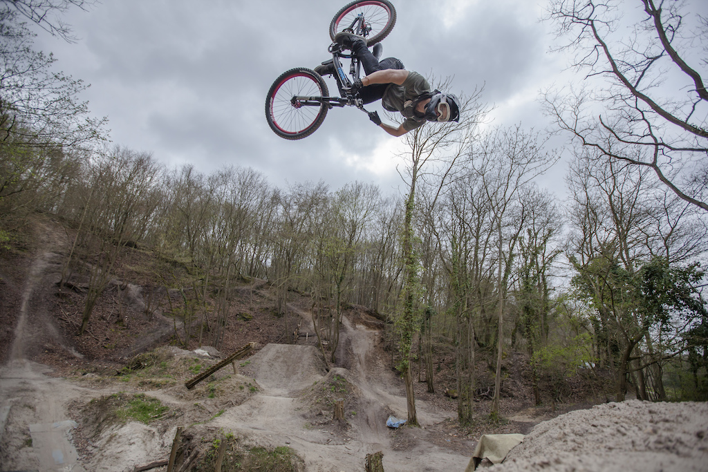 ROSE Bikes announces their 2017 freeride team, after signing with new additions Anthony Messere and Antoine Bizet. ROSE Bikes announces their 2017 freeride team, after signing with new additions Anthony Messere and Antoine Bizet.