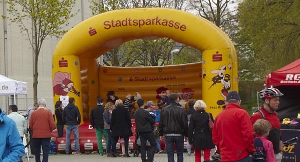 Auch für die kleinen Gäste ist gesorgt Auch für die kleinen Gäste ist gesorgt