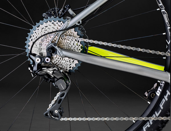 A falkavezér: Shimano XT. Precíz, határozott, megbízható – Shadow design A falkavezér: Shimano XT. Precíz, határozott, megbízható – Shadow design