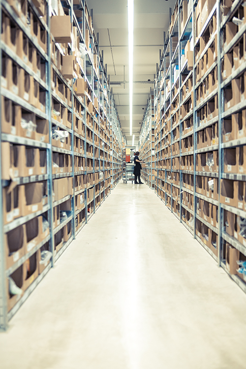 Die unendlichen Weiten des Logistik- und Versandzentrums. Die unendlichen Weiten des Logistik- und Versandzentrums.