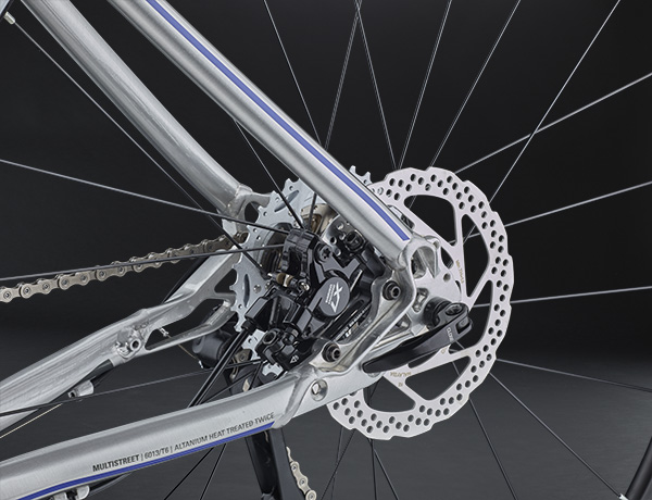 À l’abri dans le triangle arrière : le frein à disque LX de chez Shimano À l’abri dans le triangle arrière : le frein à disque LX de chez Shimano