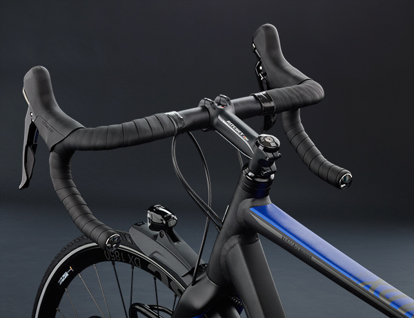 Rennsport fährt mit! Ritchey WCS-Vorbau und Ritchey Streem-Lenker Rennsport fährt mit! Ritchey WCS-Vorbau und Ritchey Streem-Lenker