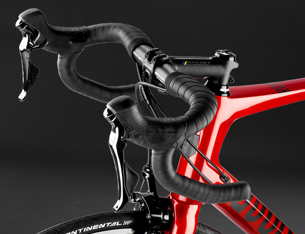 Ritchey Cockpit für beste Ergonomie: WCS C220 Vorbau und Road Streem Aluminium Lenker, die flache Oberlenkerausführung ist aerodynamisch und bietet viel Auflagefläche Ritchey Cockpit für beste Ergonomie: WCS C220 Vorbau und Road Streem Aluminium Lenker, die flache Oberlenkerausführung ist aerodynamisch und bietet viel Auflagefläche