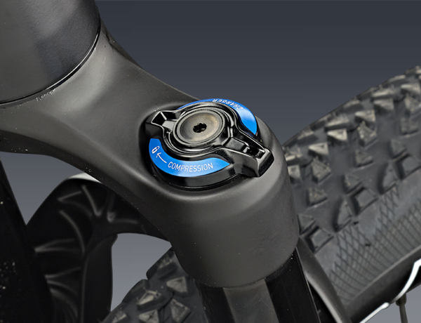 La compression réglable de la Rock Shox Pike DJ 26 Solo Air vous offre une sacrée suspension à air de 100 mm ! La compression réglable de la Rock Shox Pike DJ 26 Solo Air vous offre une sacrée suspension à air de 100 mm !