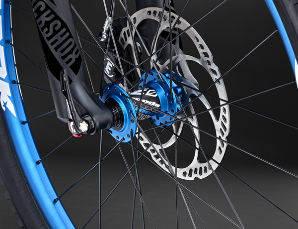 Colour accents for more cycling fun: Spank Spike Race wheels with a wonderful hub Colour accents for more cycling fun: Spank Spike Race wheels with a wonderful hub