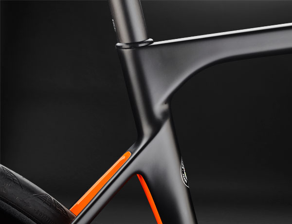 Aerodynamic meets Style: Vollintegrierte Sattelklemmung Aerodynamic meets Style: Vollintegrierte Sattelklemmung