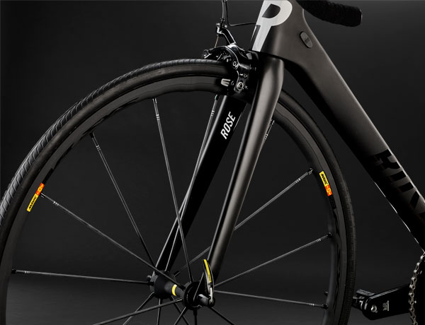 Meisterhafte Gabel: Die weiterentwickelte ROSE High Performance Gabel ist dank Kamm tail design jetzt noch aerodynamischer Meisterhafte Gabel: Die weiterentwickelte ROSE High Performance Gabel ist dank Kamm tail design jetzt noch aerodynamischer