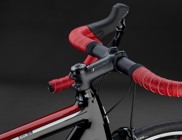 Cockpit nach Herzenslust: Frei wählbar wie hier mit neuem „Ritchey WCS C220“-Vorbau Cockpit nach Herzenslust: Frei wählbar wie hier mit neuem „Ritchey WCS C220“-Vorbau