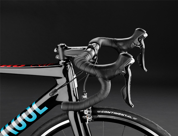 Highly functional and elegant: Ritchey stem and Ritchey Streem handlebar with comfortable gel handlebar tape Highly functional and elegant: Ritchey stem and Ritchey Streem handlebar with comfortable gel handlebar tape