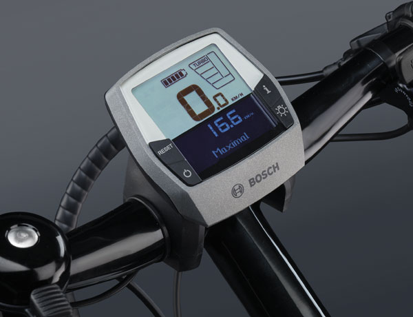 Boordcomputer voor de e-bike: Intuvia display van Bosch waarmee ook mobiele telefoons kunnen worden opgeladen. Boordcomputer voor de e-bike: Intuvia display van Bosch waarmee ook mobiele telefoons kunnen worden opgeladen.